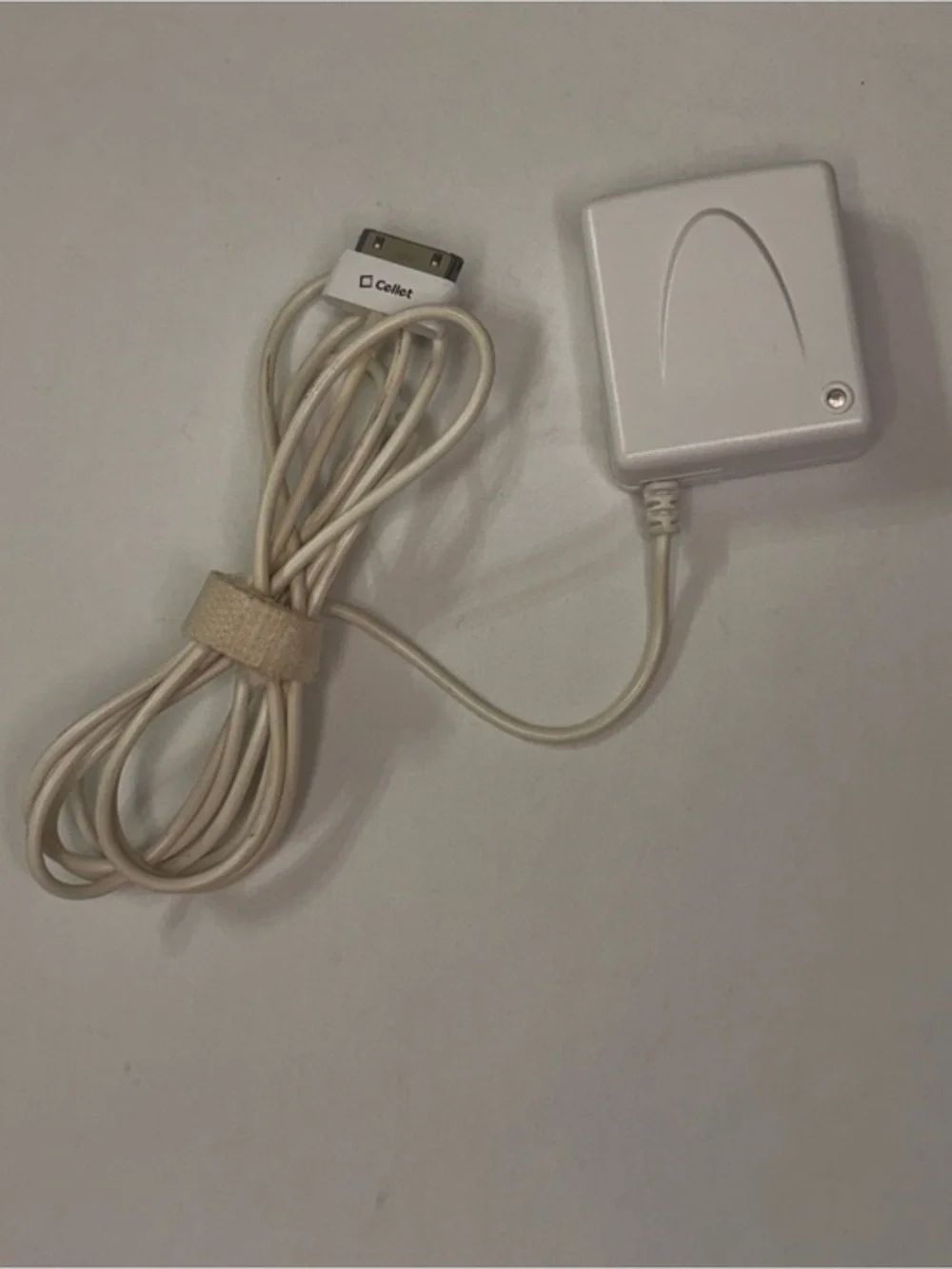 Cellet Cream 30-pin Tablet Charger with Integrated Cable